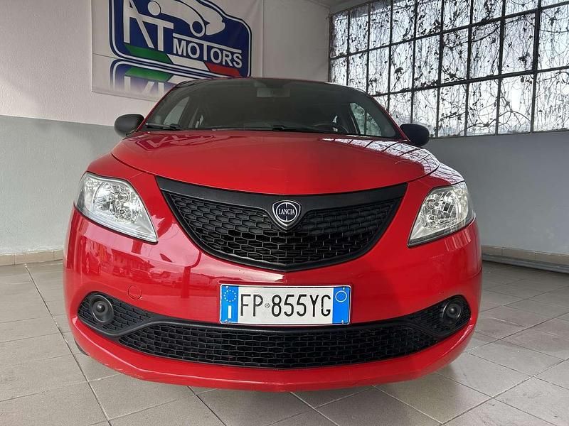 Usata Lancia Ypsilon 69 CV (50 kW) 2018 Rosso Utilitaria