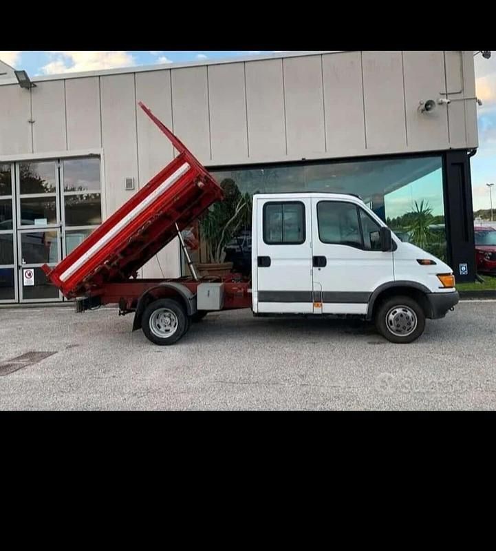 Usata Iveco Daily 125 CV (91 kW) 2002 Bianco