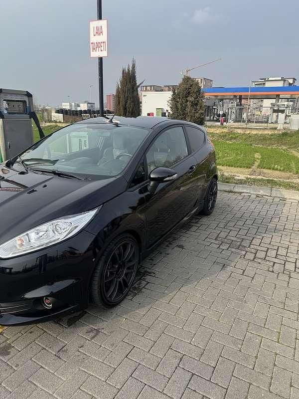 Usata Ford Fiesta ST 182 CV (133 kW) 2017 Berlina