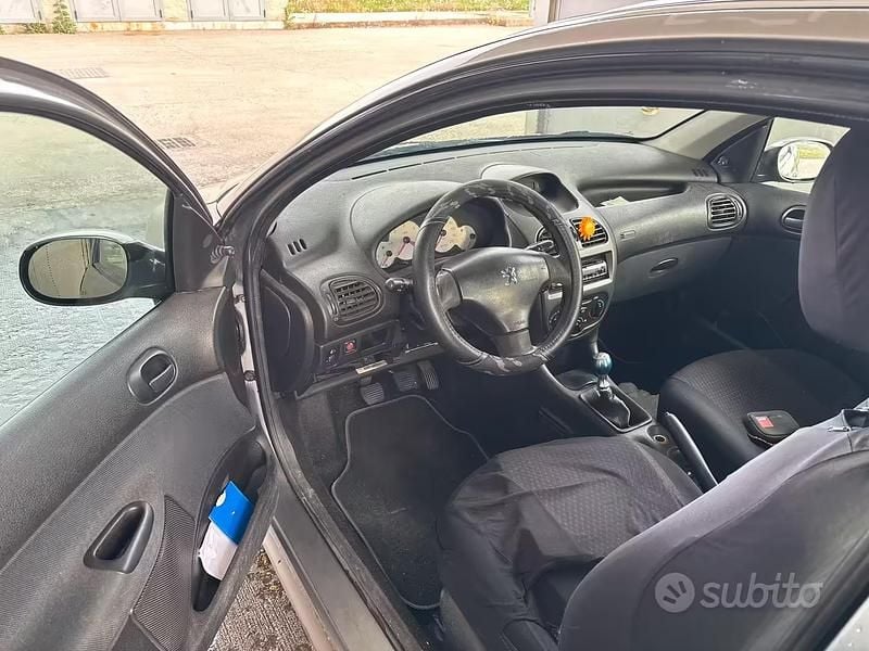 Usata Peugeot 206 68 CV (50 kW) 2004 Grigio Berlina
