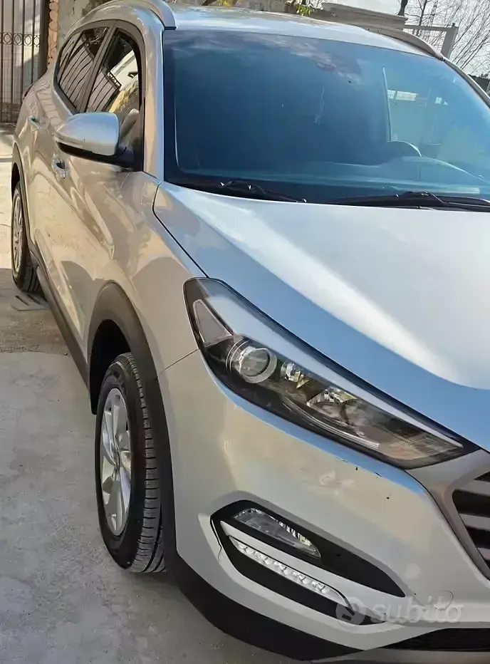 Usata Hyundai Tucson 116 CV (85 kW) 2016 Grigio SUV