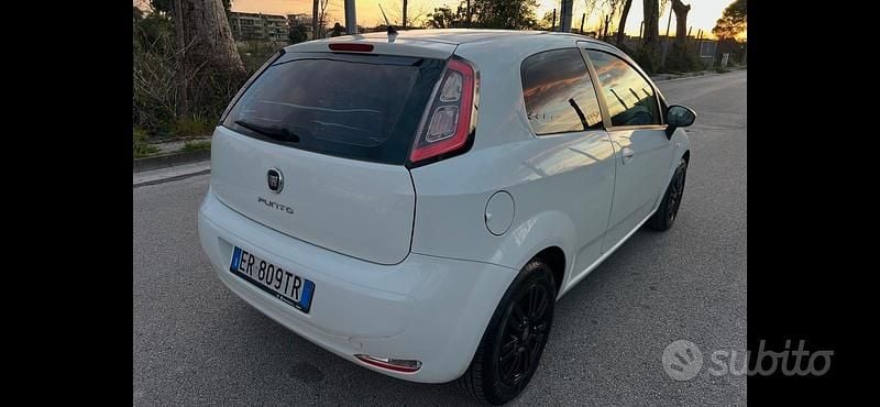 Usata Fiat Punto Sport 95 CV (69 kW) 2013 Bianco Utilitaria