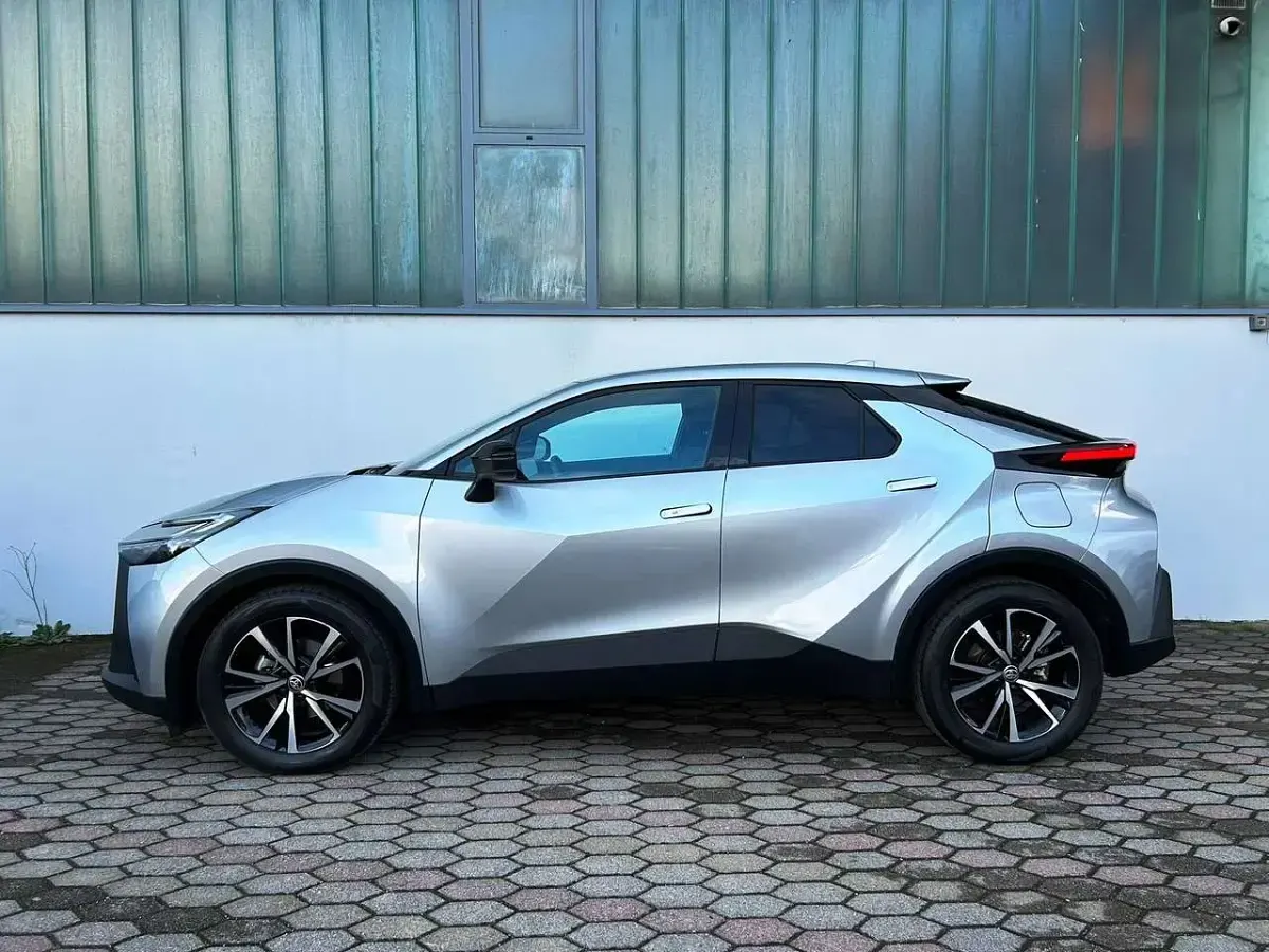 Usata Toyota C-HR Trend 98 CV (72 kW) 2025 Argento SUV