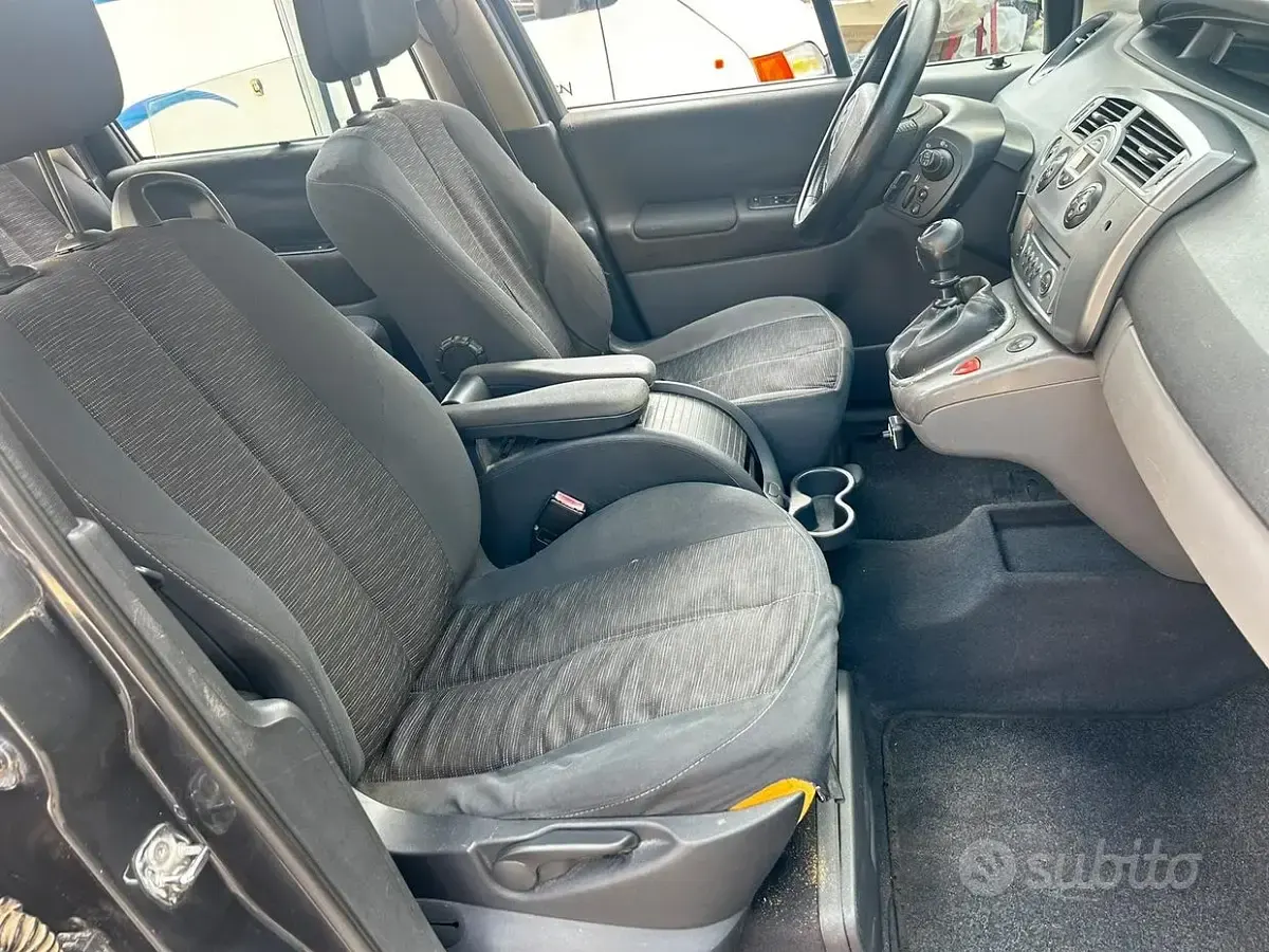Usata Renault Grand Scénic II 130 CV (95 kW) 2008 Grigio Monovolume