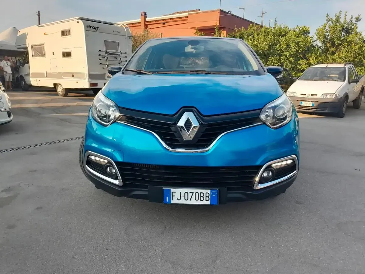 Usata Renault Captur Zen 90 CV (66 kW) 2017 Bluazzurro SUV
