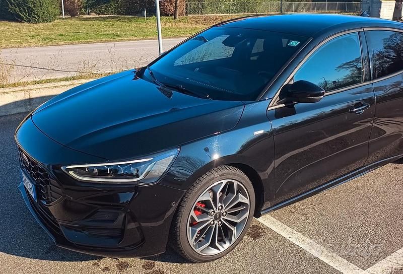 Usata Ford Focus ST-Line X 120 CV (88 kW) 2023 Nero Berlina