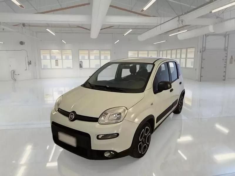 Usata 2021 Fiat Panda Street Utilitaria | 8500 € (Buon prezzo) - Immagine 1/4