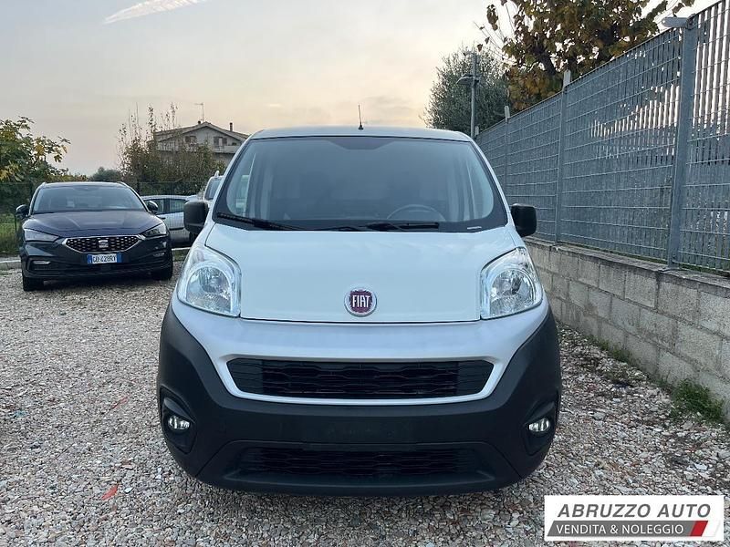 Bianco Usata 2020 Fiat Fiorino Furgone | 7900 € (Ottimo prezzo) - Immagine 1/4