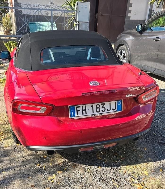 Usata Fiat 124 Spider Lusso 140 CV (102 kW) 2016 Rosso Cabrio