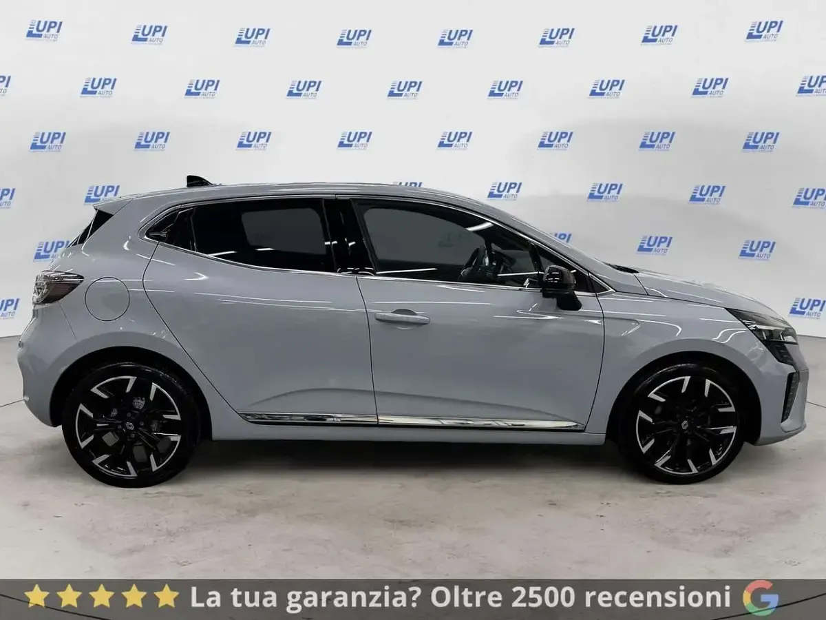 Usata Renault Clio V Techno 101 CV (74 kW) 2025 Grigio Berlina