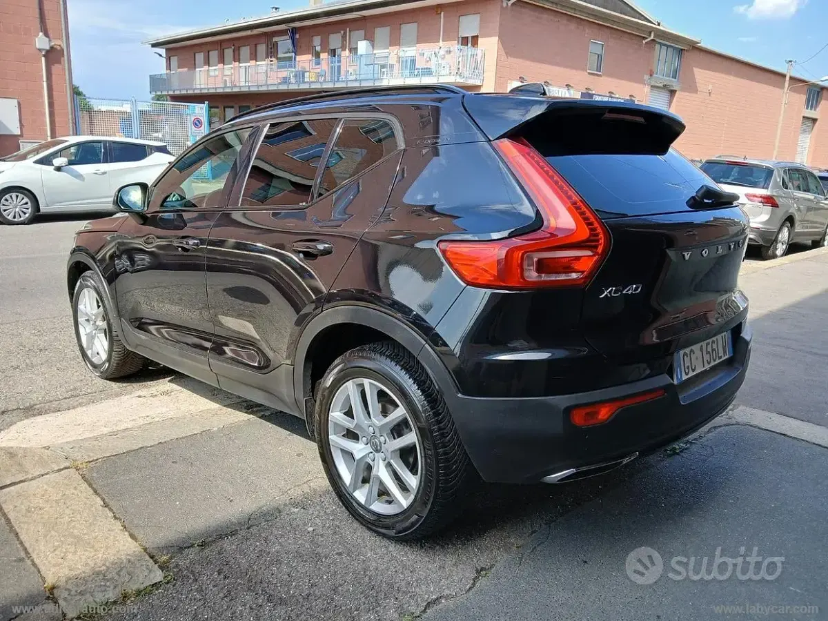 Usata Volvo XC40 R-Design 150 CV (110 kW) 2020 Nero SUV