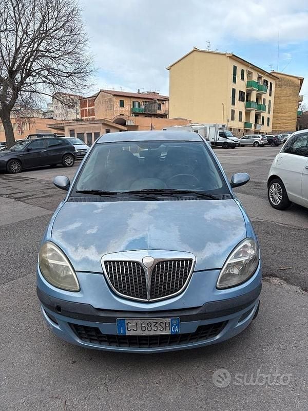 Usata Lancia Ypsilon 60 CV (44 kW) 2004 Blu Utilitaria