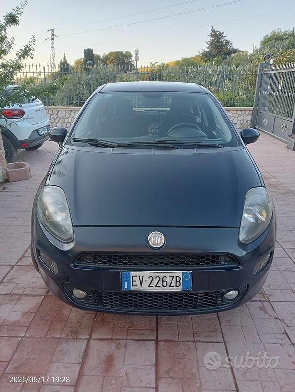 Usata Fiat Punto 77 CV (56 kW) 2014 Blu Utilitaria