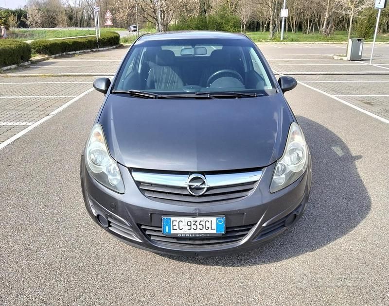 Usata Opel Corsa Club 86 CV (63 kW) 2010 Grigio Utilitaria