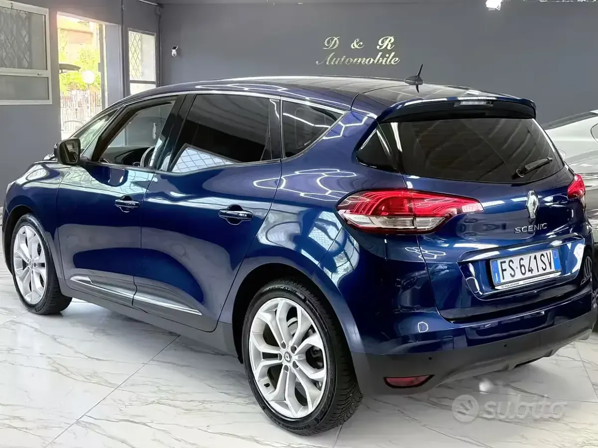 Usata Renault Scénic 110 CV (80 kW) 2018 Bluazzurro Monovolume