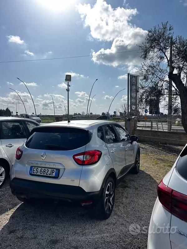 Usata Renault Captur 90 CV (66 kW) 2014 Grigio SUV