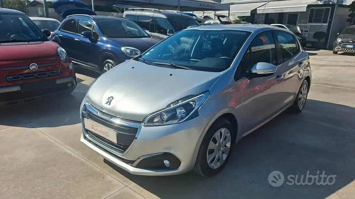 Usata Peugeot 208 68 CV (50 kW) 2016 Grigio Utilitaria