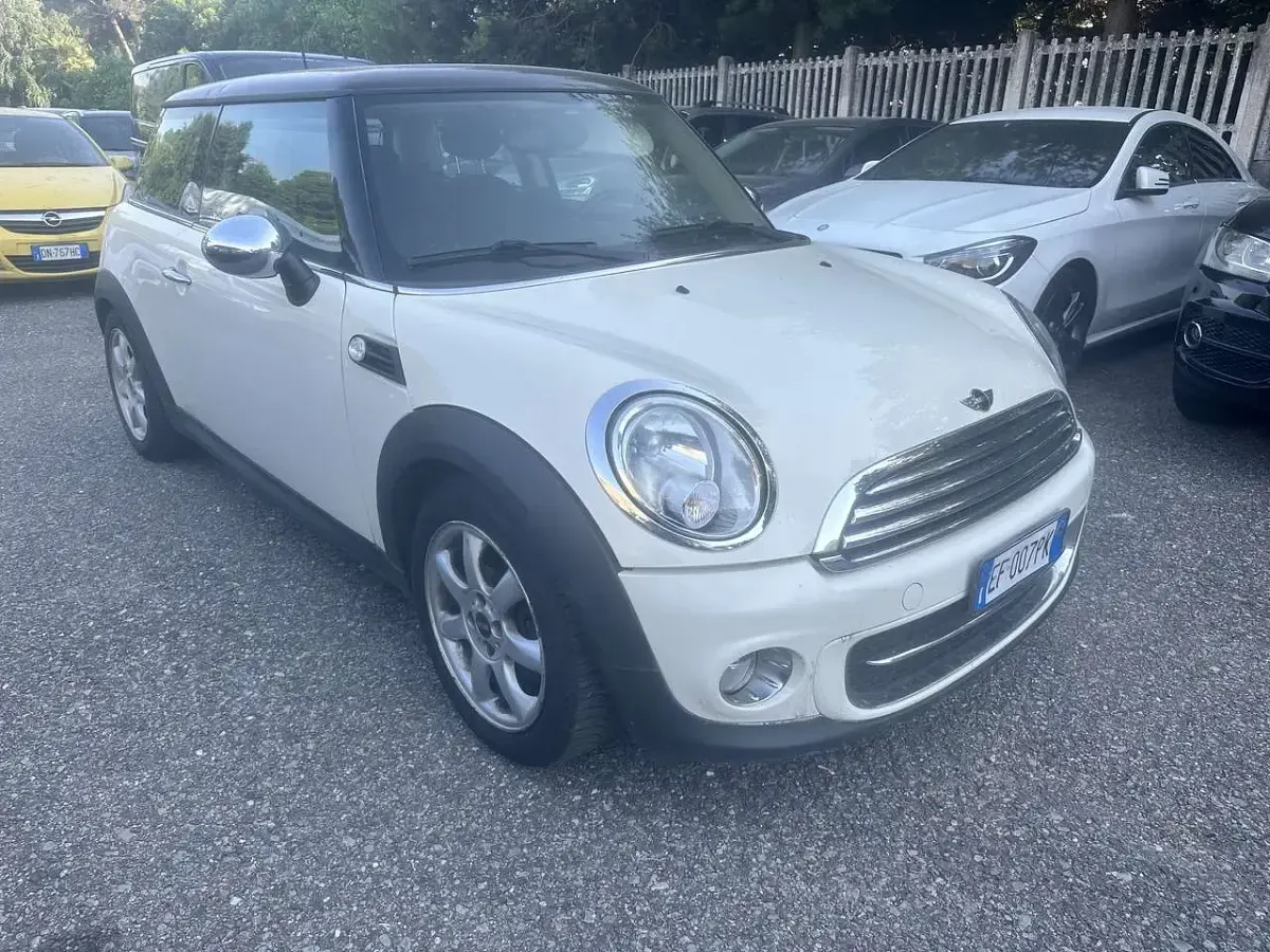 Usata Mini Cooper D 111 CV (81 kW) 2010 Grigio Utilitaria
