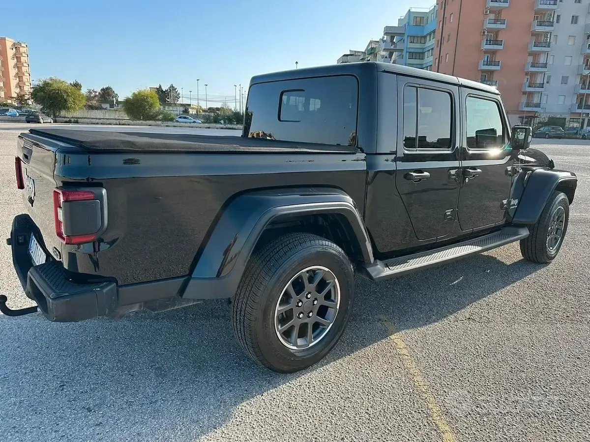 Usata Jeep Gladiator 264 CV (194 kW) 2021 Nero Pick-up