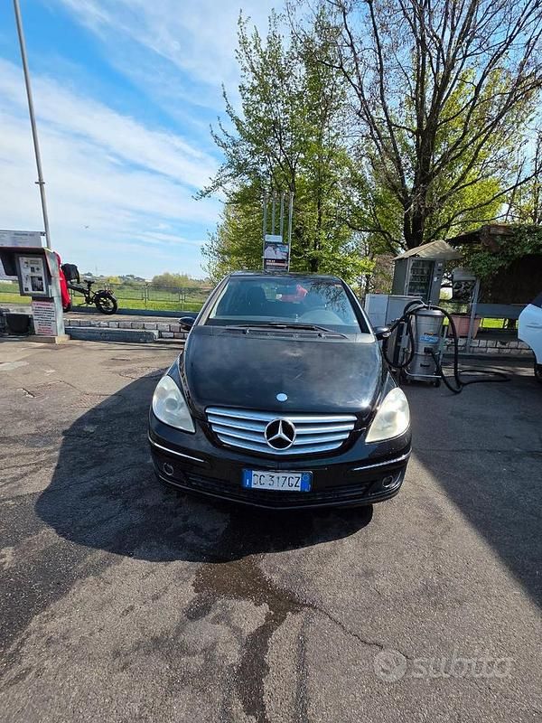 Usata Mercedes B180 2006 Nero Monovolume