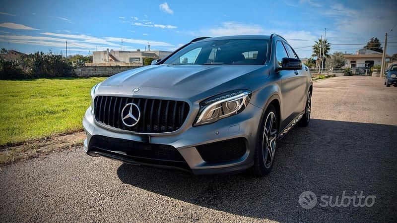 Usata Mercedes GLA220 AMG line 170 CV (125 kW) 2015 Grigio SUV