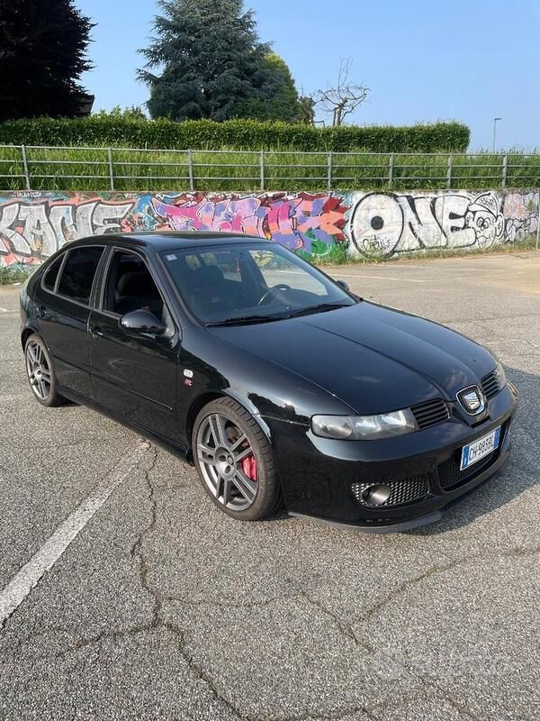 Nero Usata 2003 Seat Leon Due volumi | 12.500 € - Immagine 1/4