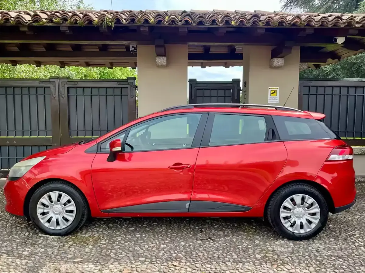 Occasion Renault Clio GrandTour 75 ch (55 kW) 2013 Rouge Break