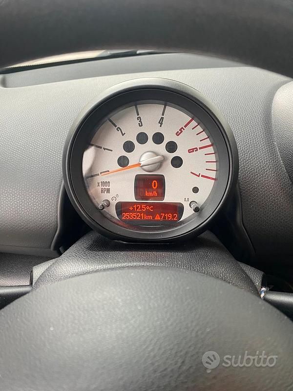 Usata Mini Cooper D 2011 Bianco Utilitaria