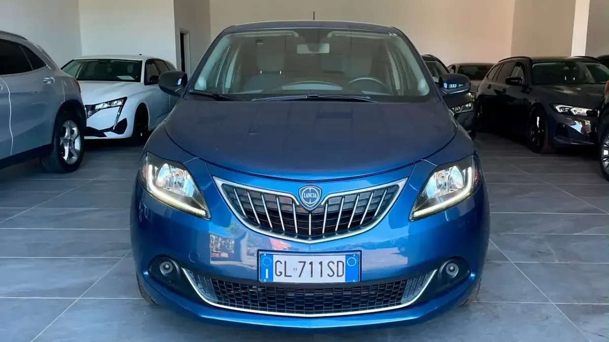 Usata Lancia Ypsilon 69 CV (50 kW) 2022 Blu/azzurro Utilitaria