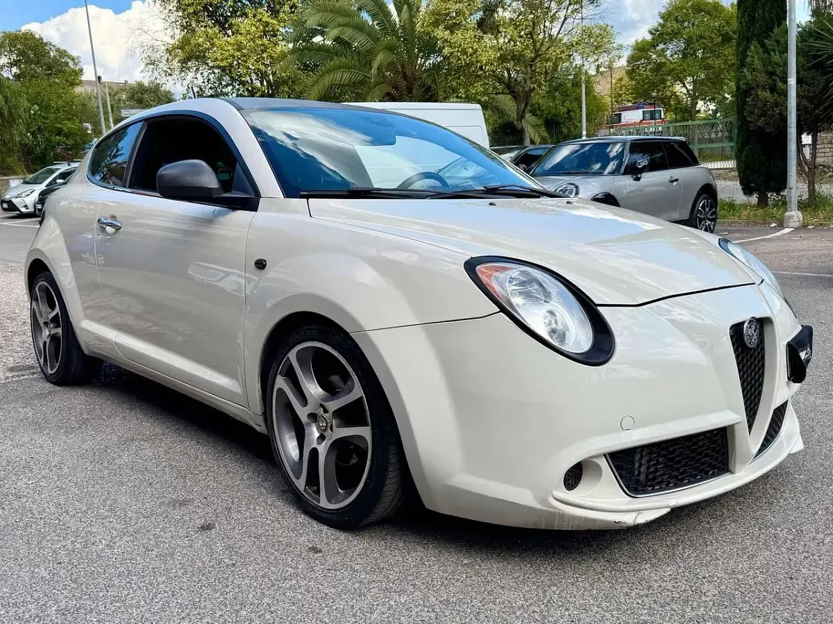 Usata Alfa Romeo MiTo Distinctive 135 CV (99 kW) 2010 Bianco Utilitaria