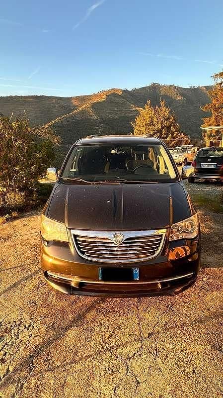 Usata 2011 Lancia Voyager Gold Monovolume | 7500 € (Super prezzo) - Immagine 1/4