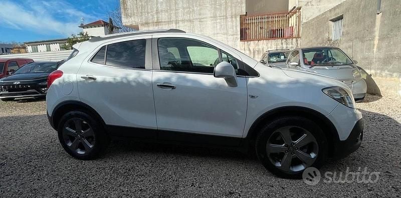 Usata Opel Mokka Cosmo 131 CV (96 kW) 2014 Bianco SUV