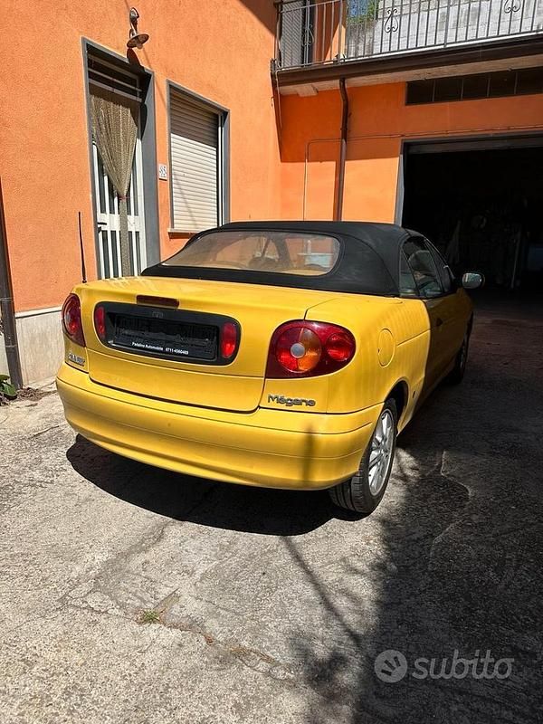 Usata Renault Mégane Cabriolet 107 CV (78 kW) 2001 Giallo Cabrio