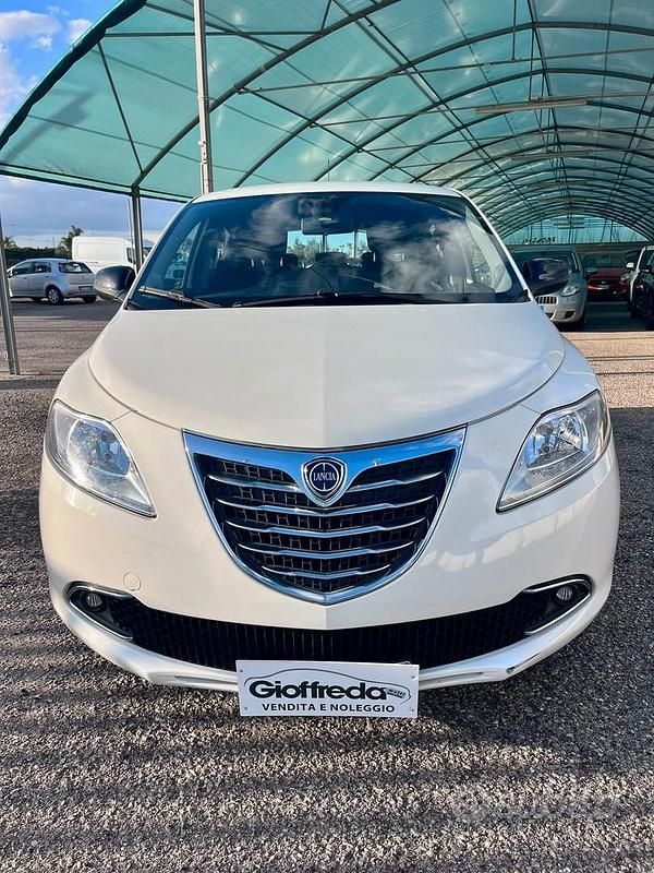 Usata Lancia Ypsilon S 95 CV (69 kW) 2013 Bianco Utilitaria