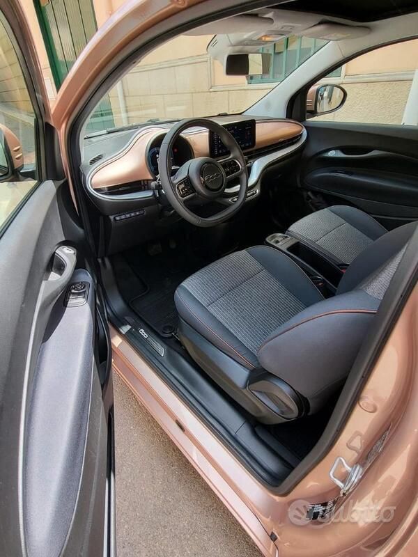 Usata Fiat 500e Icon 41 kW (57 CV) 2022 Cabrio