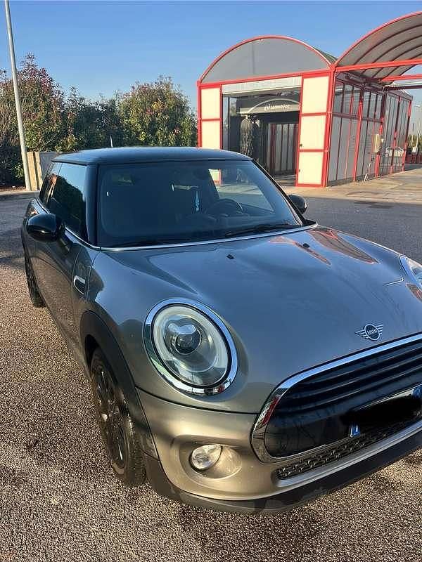 Usata Mini ONE Hype 102 CV (75 kW) 2017 Utilitaria