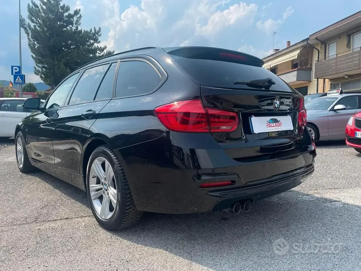 Usata BMW 320 Sport Line 190 CV (139 kW) 2017 Nero Station wagon