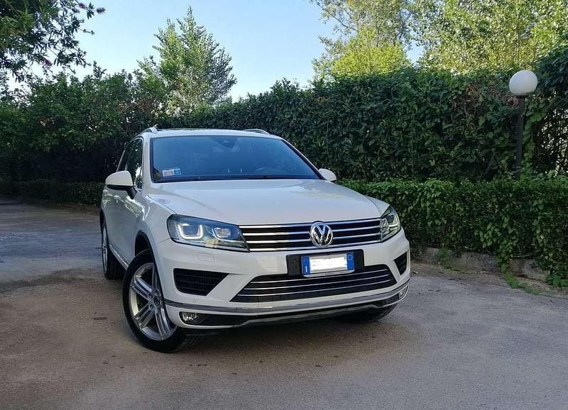 Usata VW Touareg Executive 204 CV (150 kW) 2015 Bianco SUV