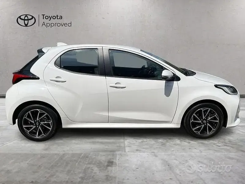 Usata Toyota Yaris Hybrid Trend 92 CV (67 kW) 2022 Bianco SUV