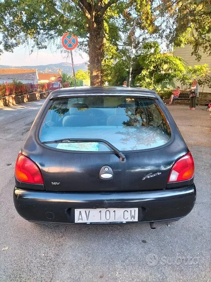 Usata Ford Fiesta 75 CV (55 kW) 1997 Nero Utilitaria
