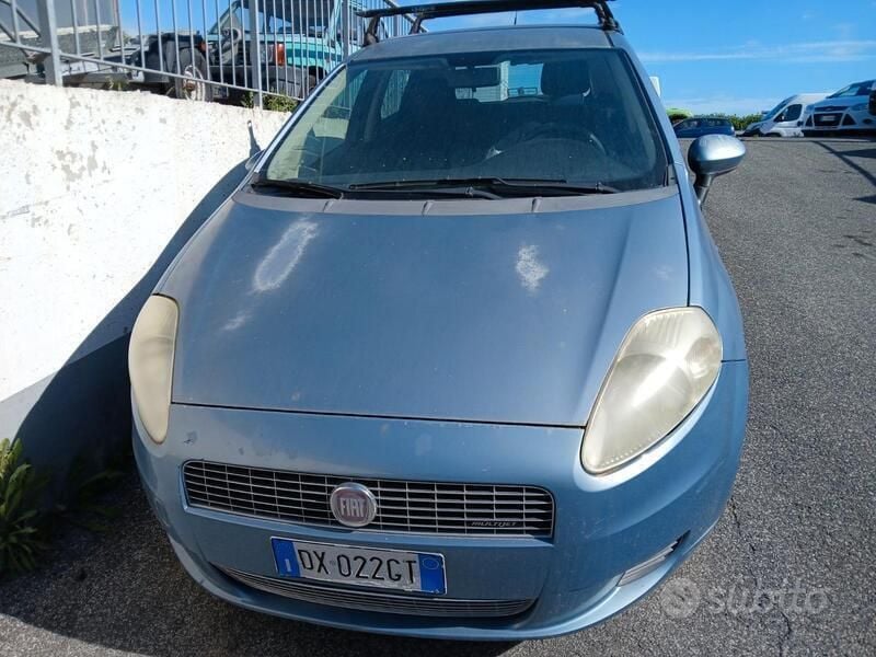 Blu Usata 2009 Fiat Grande Punto Due volumi | 1000 € (Super prezzo) - Immagine 1/4
