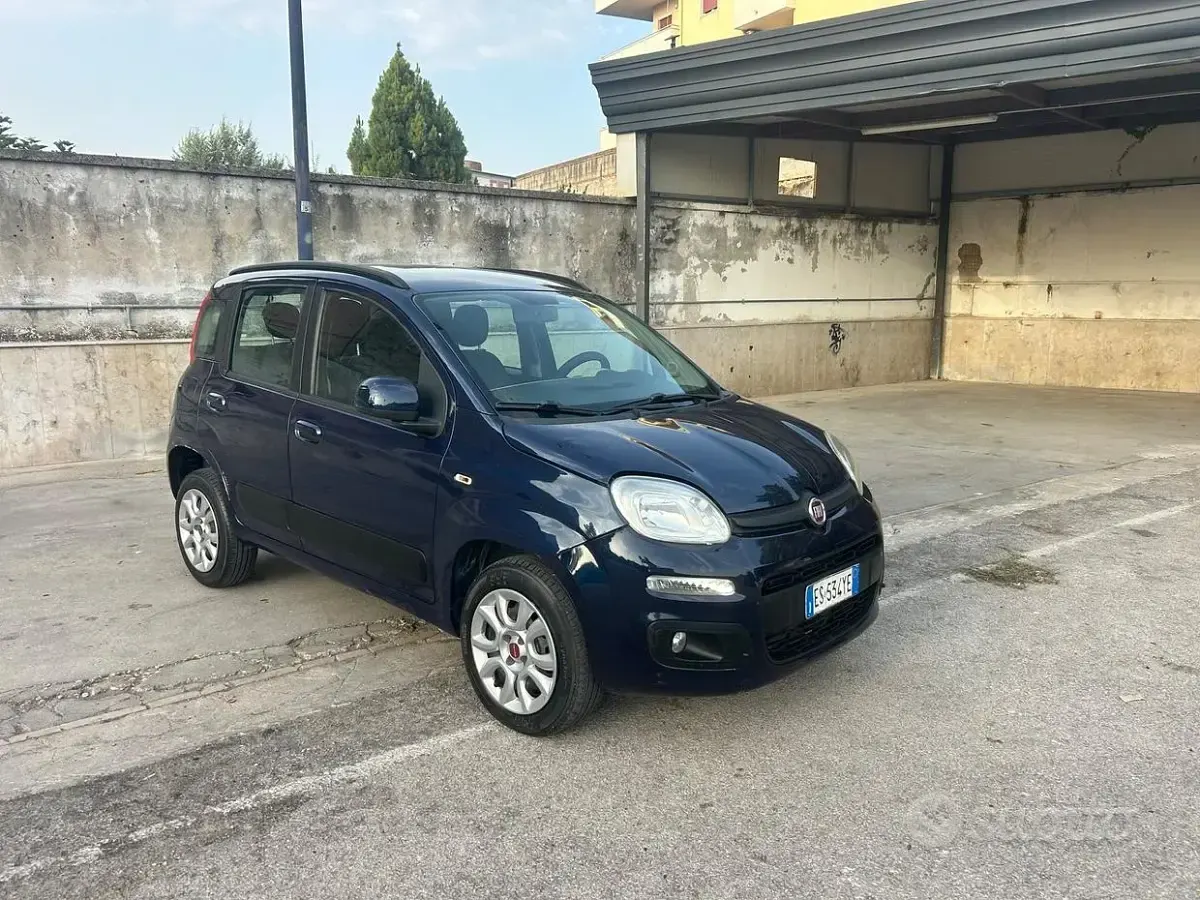 Usata Fiat Panda Lounge 85 CV (62 kW) 2013 Bluazzurro Utilitaria