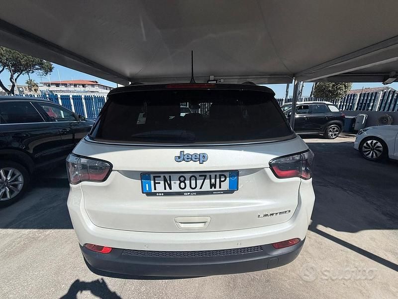 Usata Jeep Compass Limited 120 CV (88 kW) 2018 Beige SUV