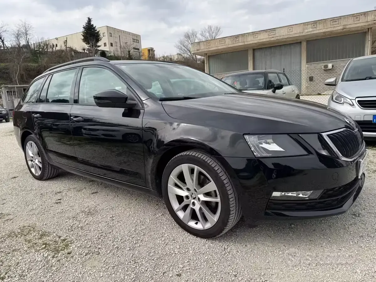 Usata Skoda Octavia G-TEC Executive 131 CV (96 kW) 2020 Nero Station wagon