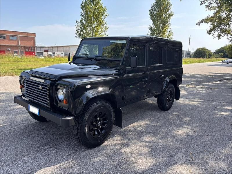Usata Land Rover Defender SE 122 CV (89 kW) 2015 SUV