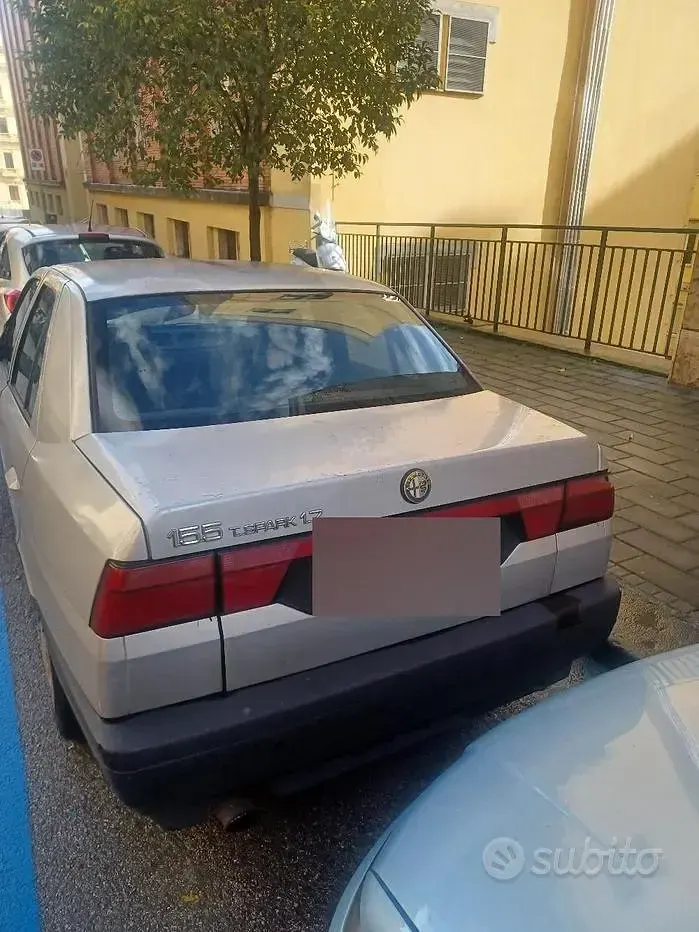 Usata Alfa Romeo 155 116 CV (85 kW) 1993 Grigio Berlina