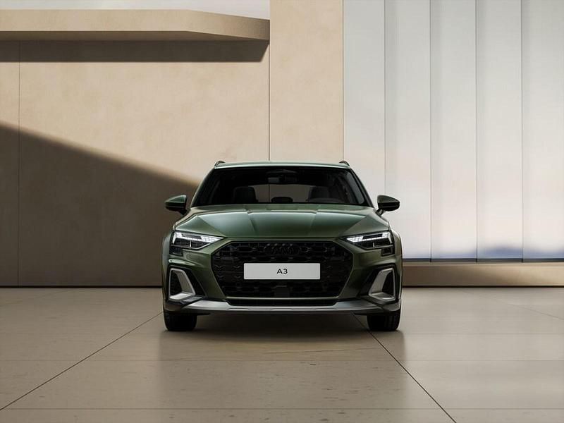 Nuova Audi A3 Advanced 150 CV (110 kW) 2026 Verde distretto metallizzato Berlina