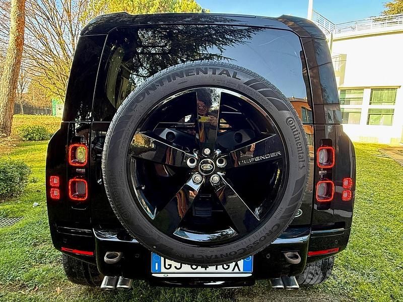 Nero Usata 2022 Land Rover Defender Carpathian Edition SUV | 80.000 € (Super prezzo) - Immagine 1/4