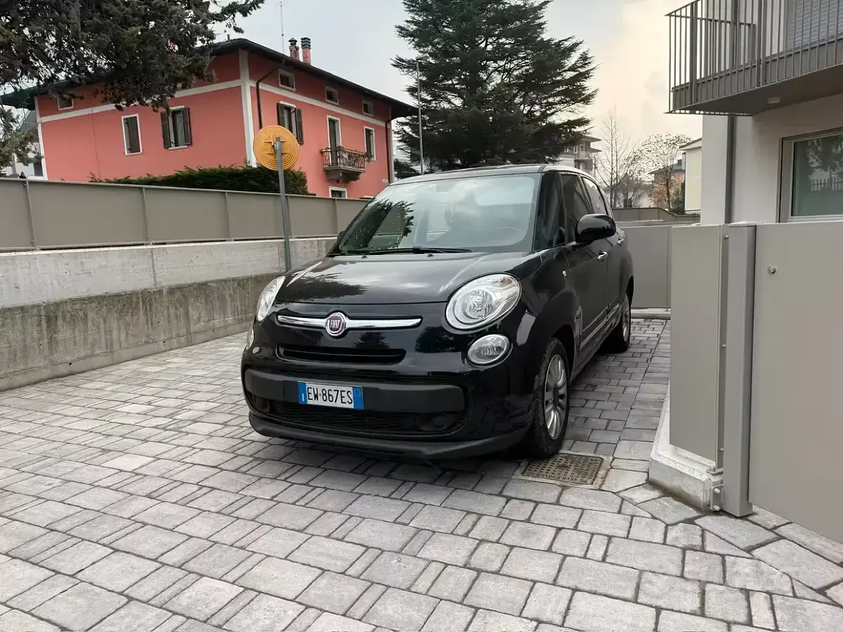 Usado Fiat 500L 105 CV (77 kW) 2014 Negro Monovolumen
