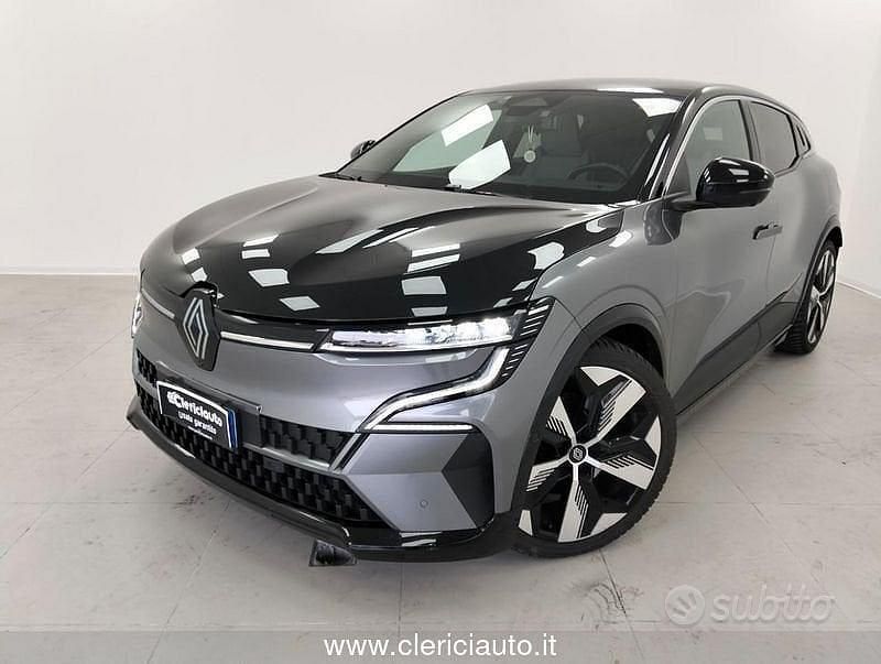 Begagnad Renault Megane E-Tech 160 kW (218 HK) 2022 Grå Sedan